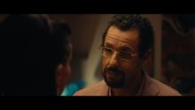 亚当·桑德勒 (Adam Sandler) 即将出演 Netflix 电影，该片由《今夜秀》编剧执导